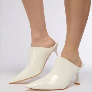 AZALEA WANG White Patent Leather Mule Pump